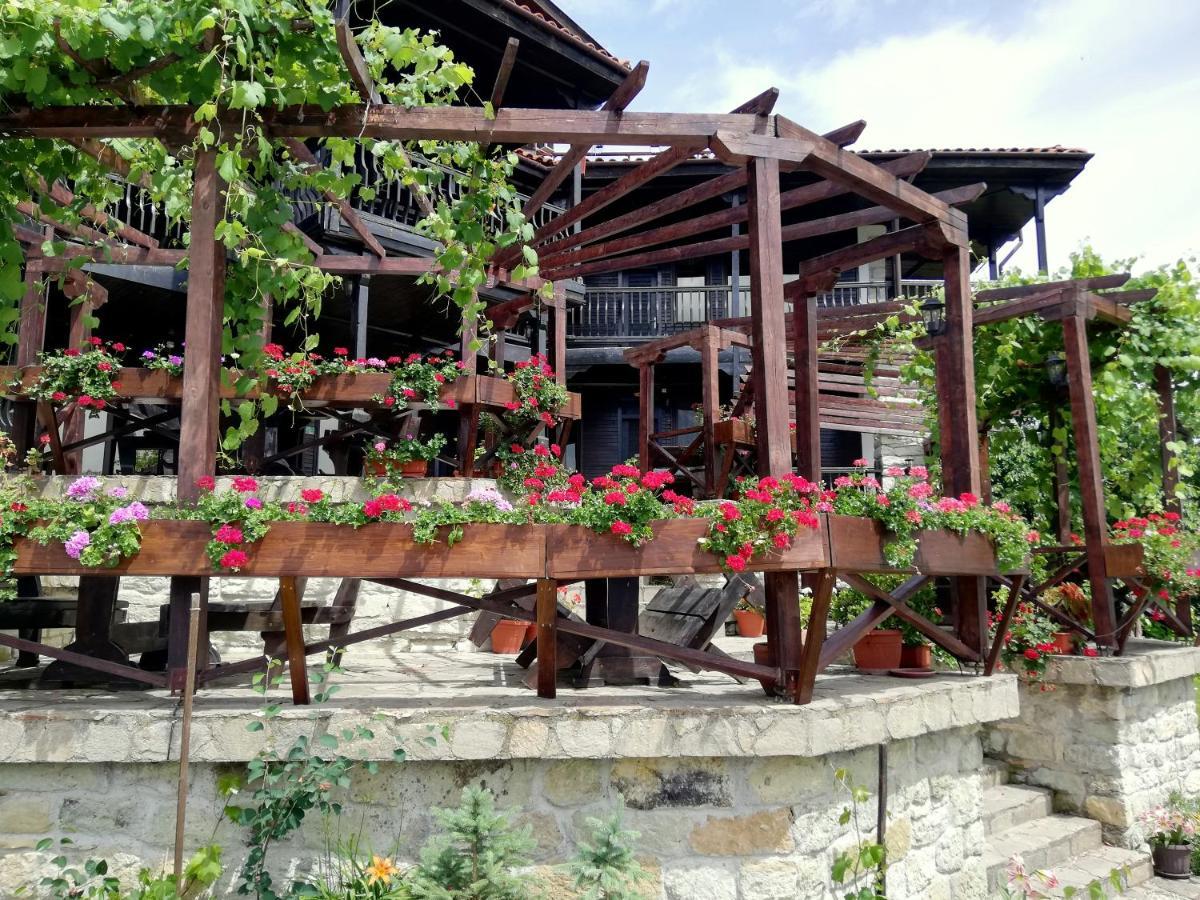 Trifon Zarezan Family Hotel Glavatartsi Exterior foto