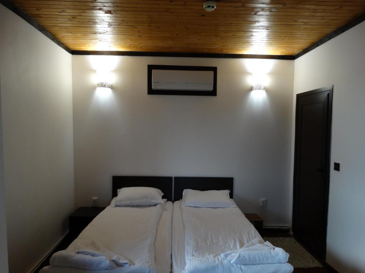 Trifon Zarezan Family Hotel Glavatartsi Exterior foto
