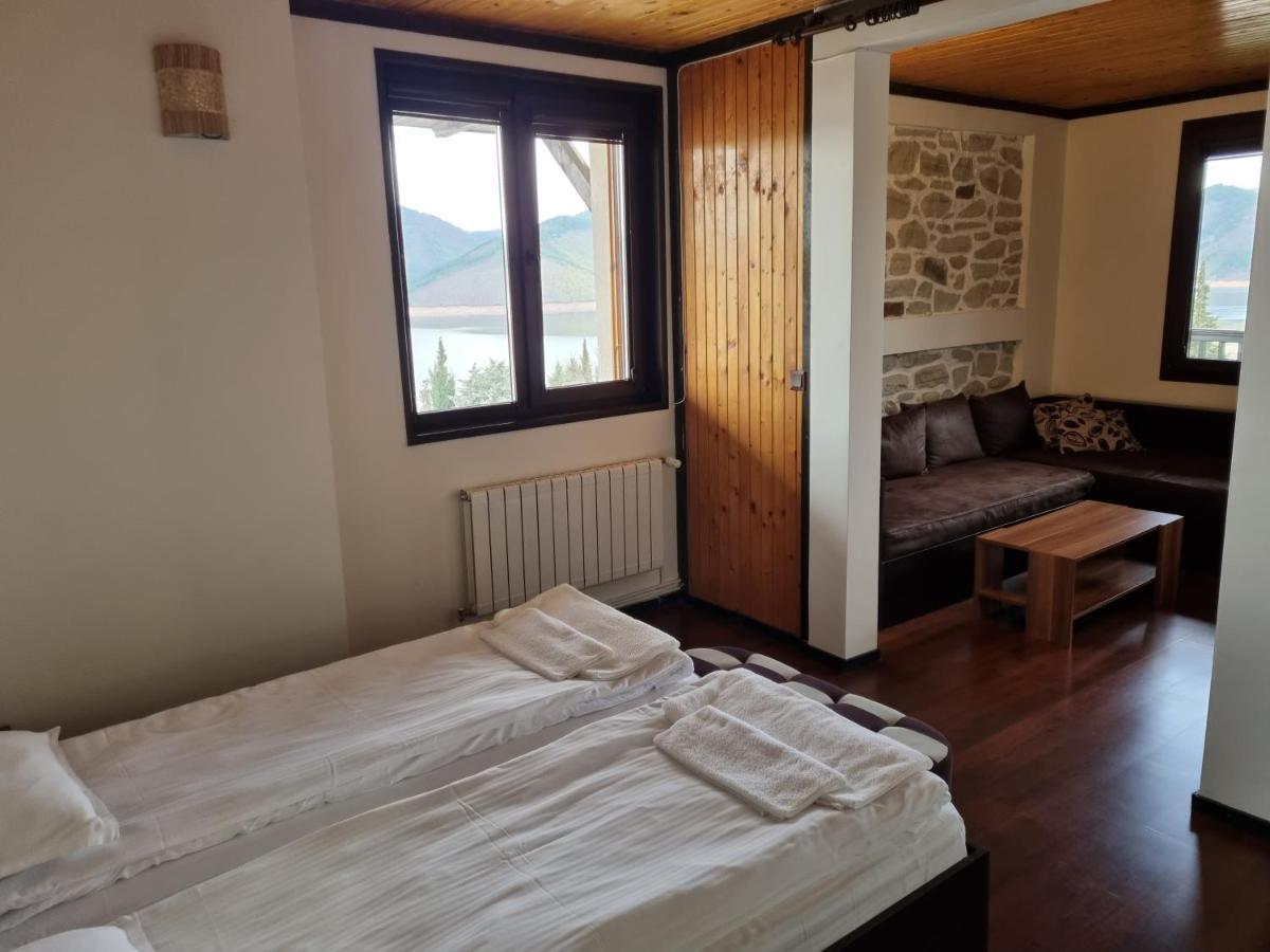 Trifon Zarezan Family Hotel Glavatartsi Exterior foto