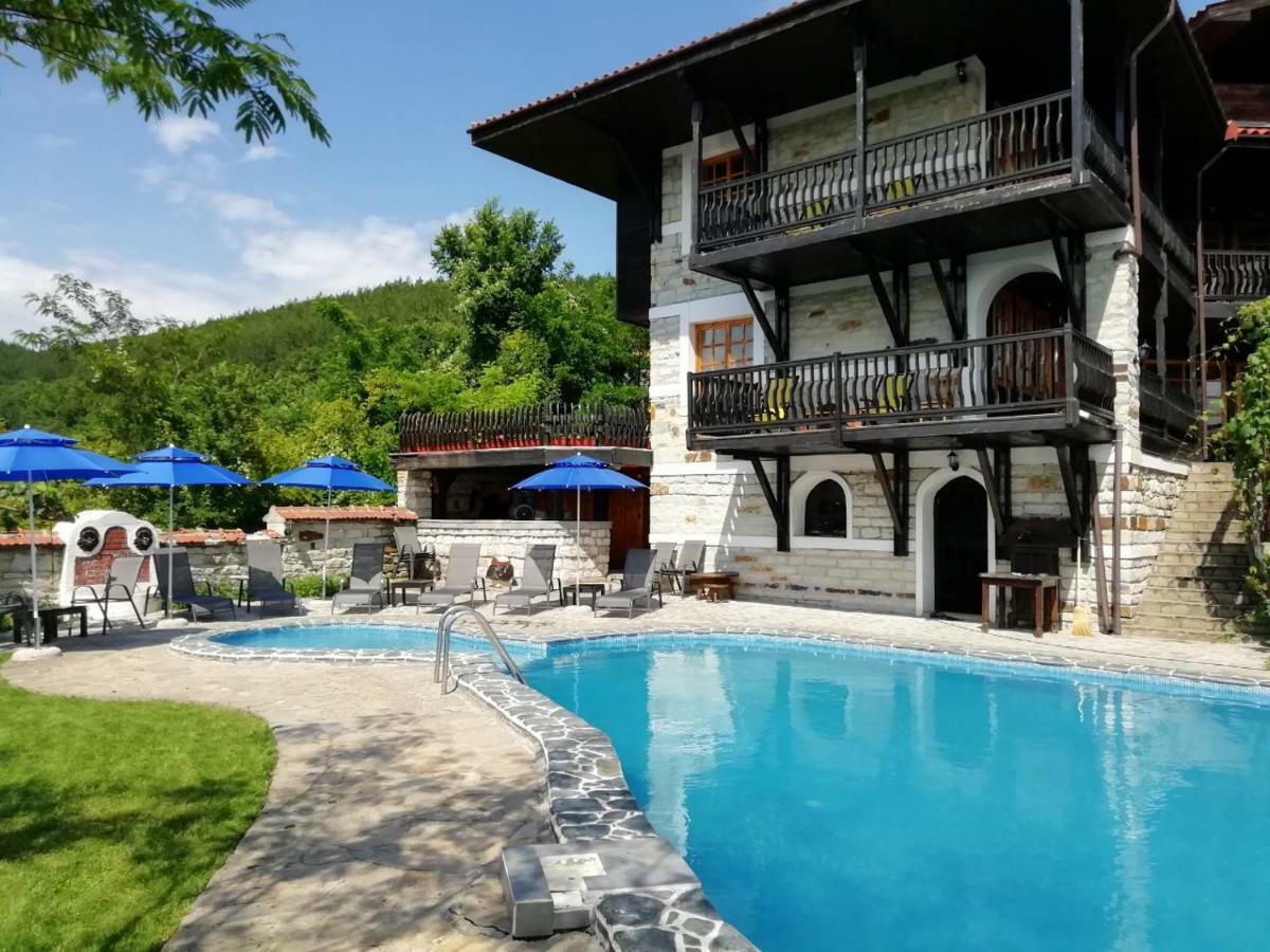 Trifon Zarezan Family Hotel Glavatartsi Exterior foto